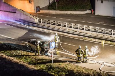 Leutenbach: Pkw brannte auf der B14 kurz nach dem Tunnel